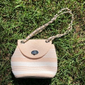 Vintage purse with silver chain detail 💕